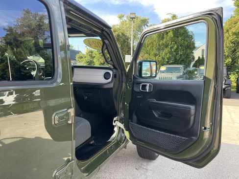 Used 2024 Jeep Wrangler Sport S image 8