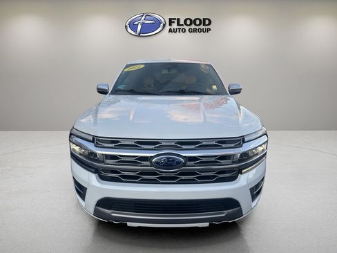Certified 2022 Ford Expedition Platinum image 2