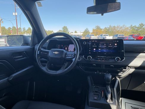 Used 2023 Chevrolet Colorado W/T image 3