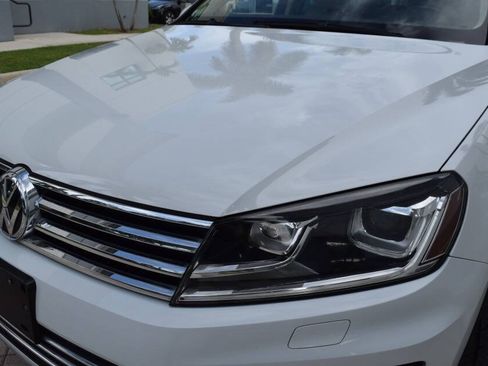 Used 2016 Volkswagen Touareg TDI AWD/4WD image 11