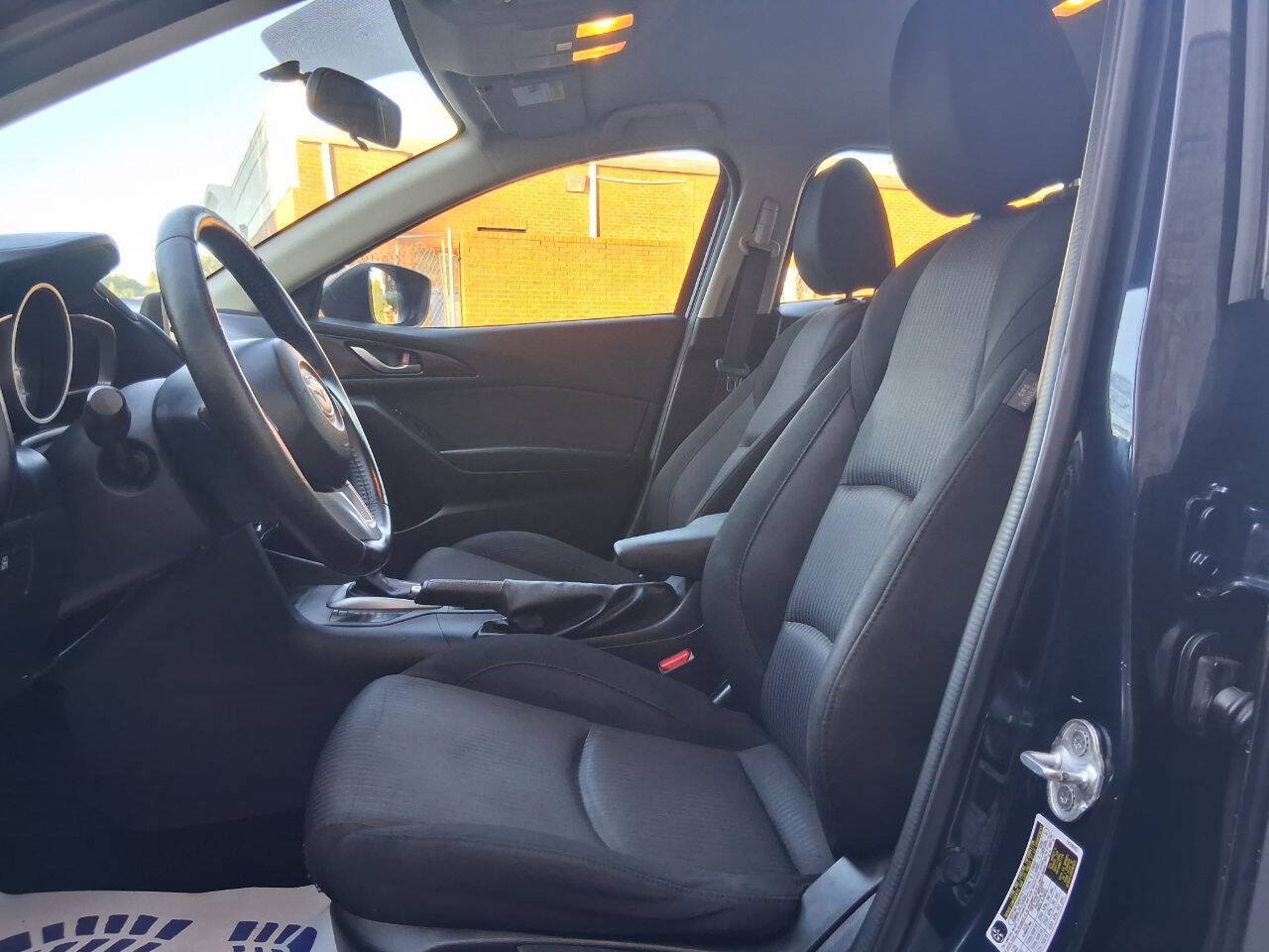 Used 2014 MAZDA MAZDA3 i Touring FWD image 10