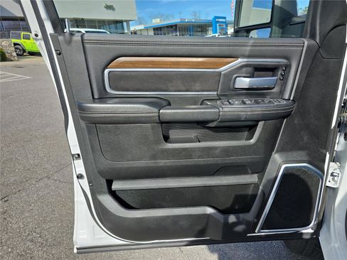 Used 2024 RAM 2500 Laramie image 19