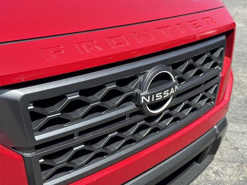 Used 2022 Nissan Frontier SV RWD image 26