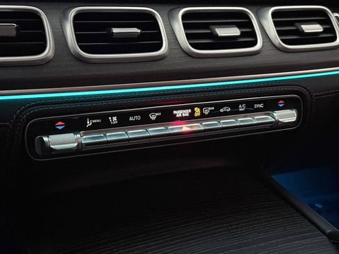 Used 2023 Mercedes-Benz GLE 450 4MATIC w/ AMG Line Exterior image 35