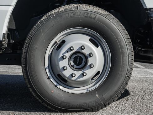 New 2025 Ford F350 XL image 19