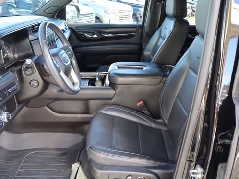 Used 2021 GMC Yukon Denali w/ Denali Premium Package image 18