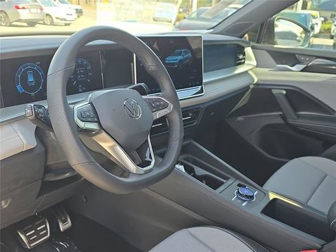 New 2026 Volkswagen Tiguan SE R-Line image 14