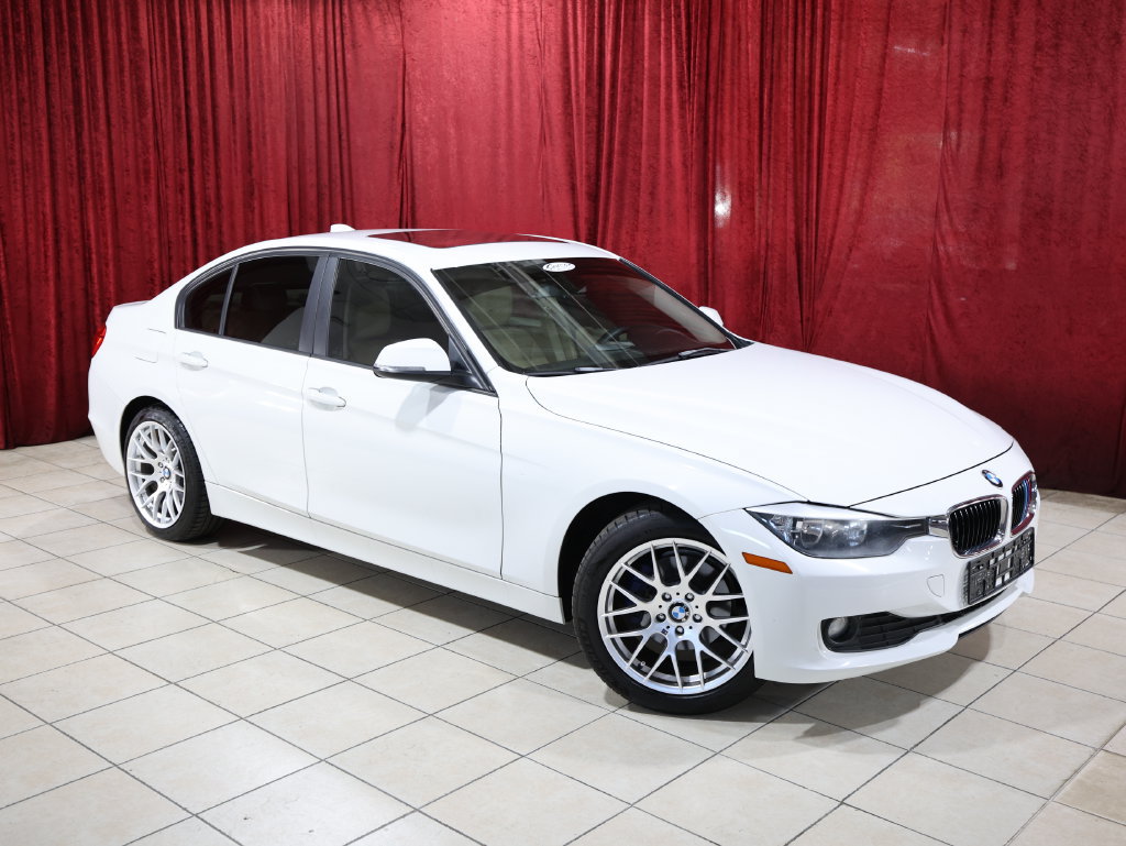 Used 2014 BMW 320i Sedan RWD image 2