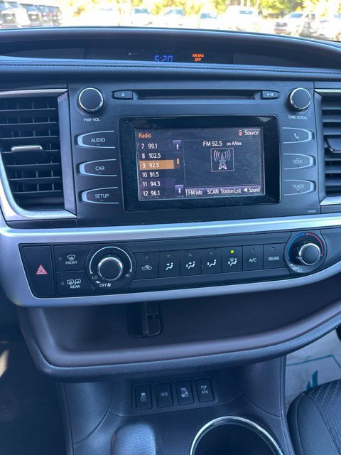 Used 2016 Toyota Highlander LE AWD/4WD image 21