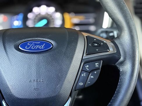 Used 2017 Ford Fusion SE w/ Equipment Group 201A image 25