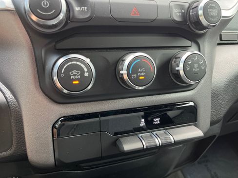 Used 2022 RAM 1500 Big Horn RWD image 19