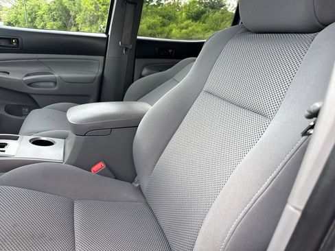 Used 2011 Toyota Tacoma 4x4 Double Cab w/ TRD Off-Road Pkg image 15