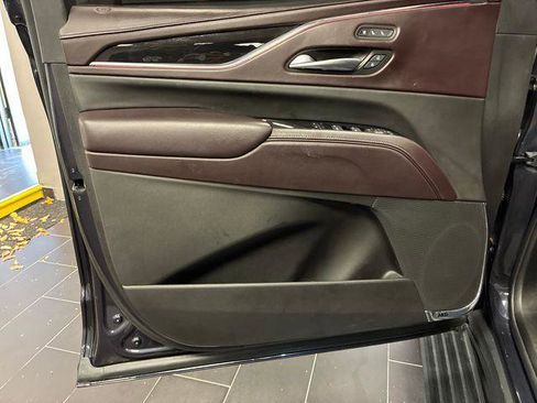 Used 2023 Cadillac Escalade ESV Sport Platinum w/ LPO, ONYX Package AWD/4WD image 42
