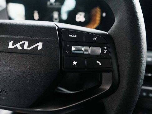 Used 2025 Kia K4 LXS image 22