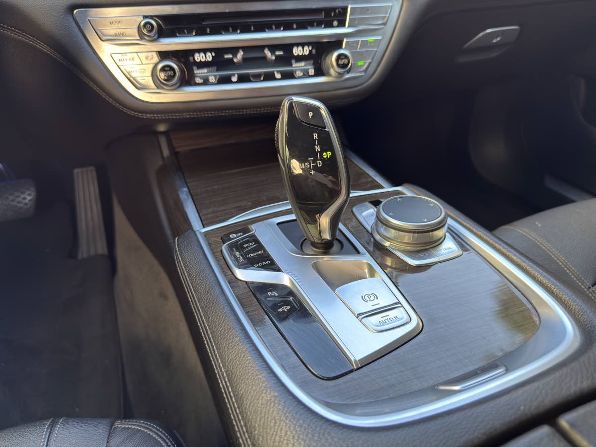 Used 2016 BMW 740i RWD image 25