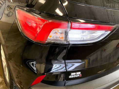 Used 2021 Ford Escape SE image 26