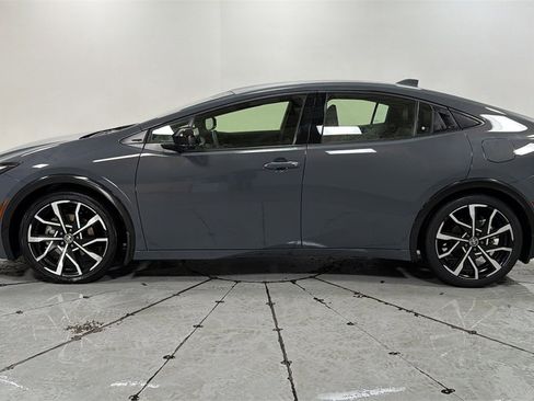 Used 2023 Toyota Prius Prime image 8