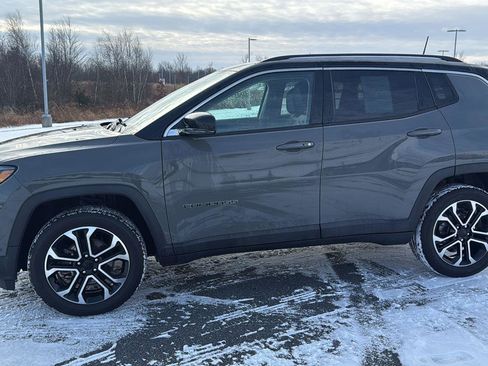Used 2022 Jeep Compass Limited image 13