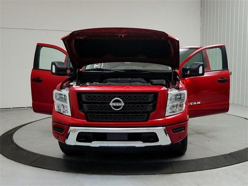 Used 2024 Nissan Titan SV w/ SV Convenience Package image 10