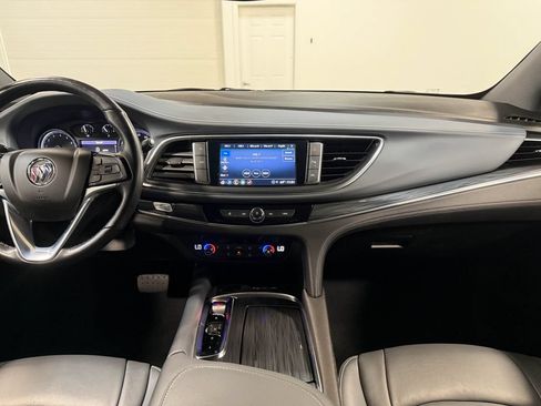 Used 2023 Buick Enclave Essence AWD/4WD image 18