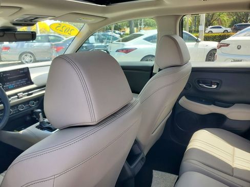 Used 2025 Honda HR-V EX-L image 10