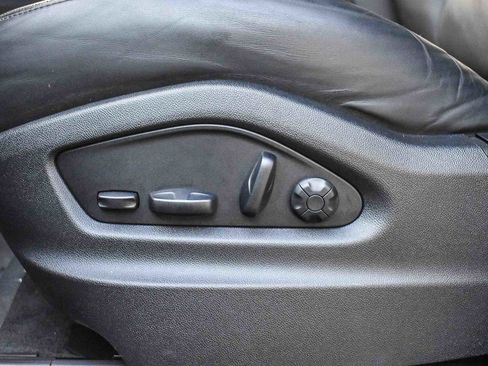 Used 2022 Porsche Cayenne Coupe image 21