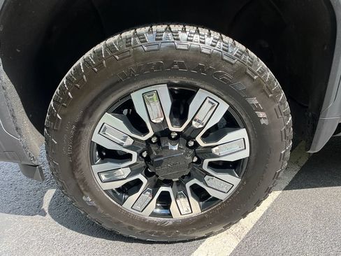 Used 2024 GMC Sierra 2500 Denali w/ Denali Reserve Package AWD/4WD image 25