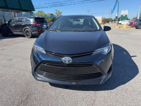 Used 2018 Toyota Corolla LE image 2