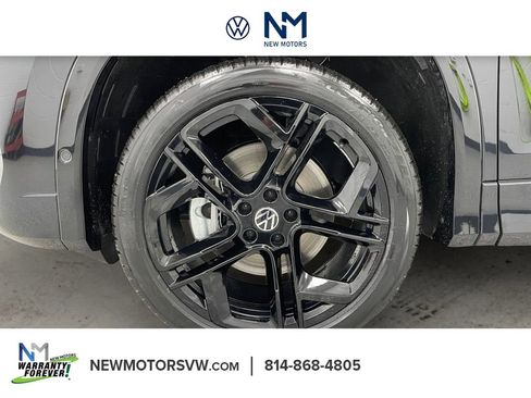 New 2026 Volkswagen Tiguan SE R-Line image 12