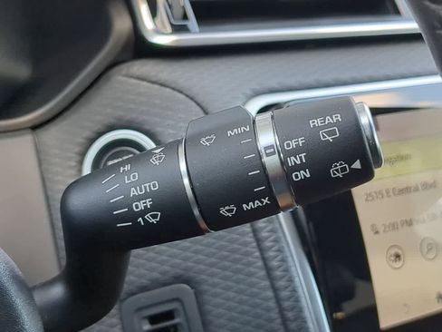 Used 2019 Land Rover Range Rover Velar S image 26