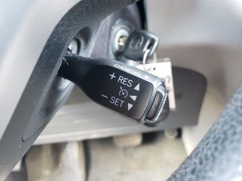 Used 2016 Toyota Sienna LE FWD image 25