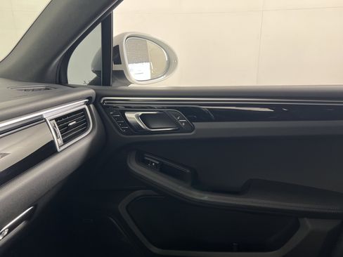 Certified 2018 Porsche Macan S AWD/4WD image 14