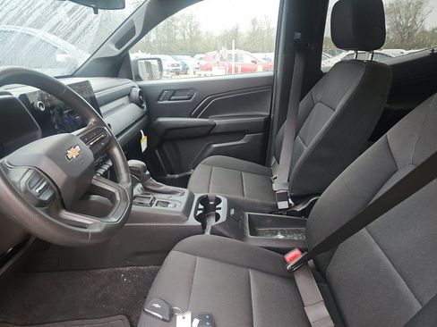 Used 2024 Chevrolet Colorado W/T image 8