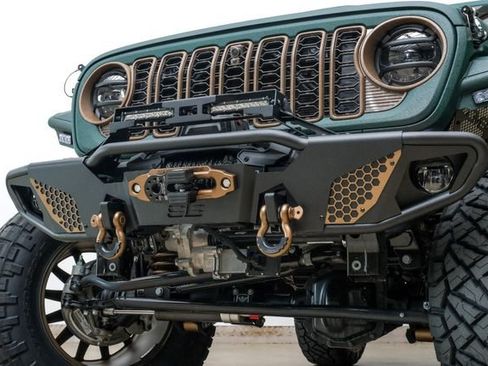 Used 2025 Jeep Wrangler Unlimited Rubicon w/ Technology Group image 21