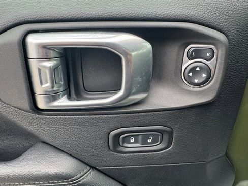 Used 2021 Jeep Wrangler Unlimited Sahara image 18