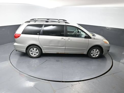 Used 2008 Toyota Sienna CE FWD image 10