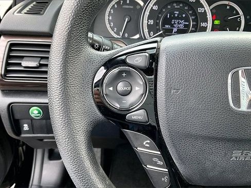 Used 2017 Honda Accord EX image 11