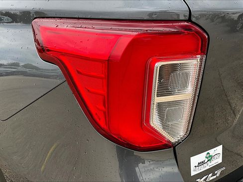 Used 2022 Ford Explorer XLT w/ Equipment Group 202A image 29