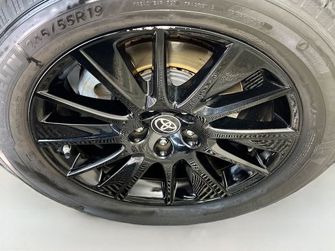 Used 2019 Toyota Highlander SE image 14