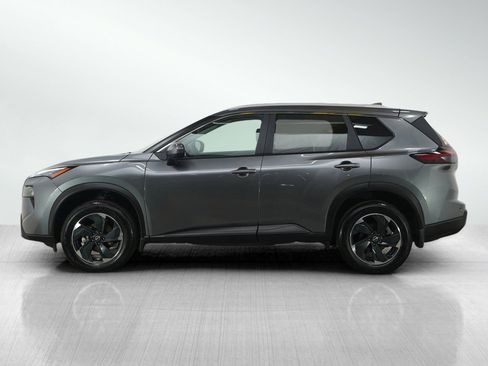 Used 2024 Nissan Rogue SV w/ SV Premium Package image 2