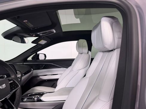 Used 2024 Cadillac Lyriq Sport RWD image 23