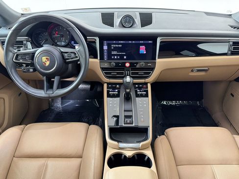 Certified 2024 Porsche Macan AWD/4WD image 29