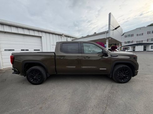 Used 2024 GMC Sierra 1500 Elevation AWD/4WD image 6