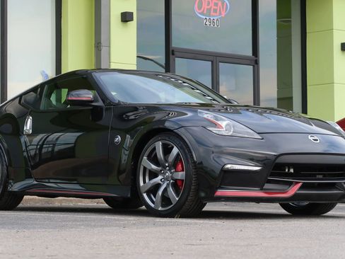 Used 2019 Nissan 370Z NISMO image 6