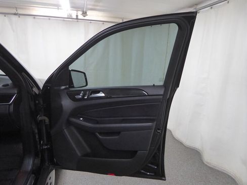 Used 2018 Mercedes-Benz GLE 350 w/ Premium 1 Package image 28
