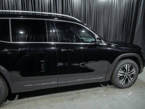 Certified 2025 Mercedes-Benz GLB 250 image 4