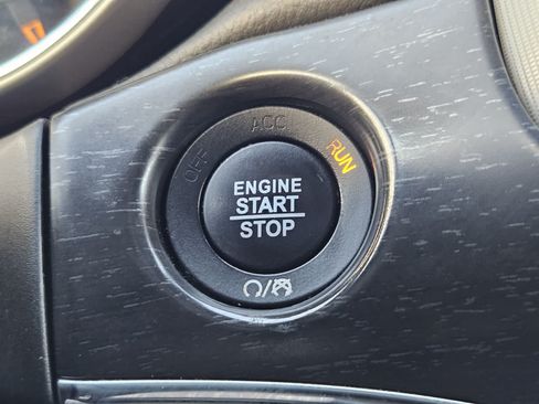 Used 2018 Jeep Grand Cherokee Limited RWD image 19