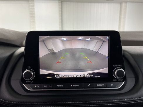 Used 2023 Nissan Rogue S image 14