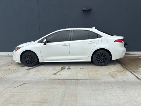 Used 2020 Toyota Corolla LE FWD image 6