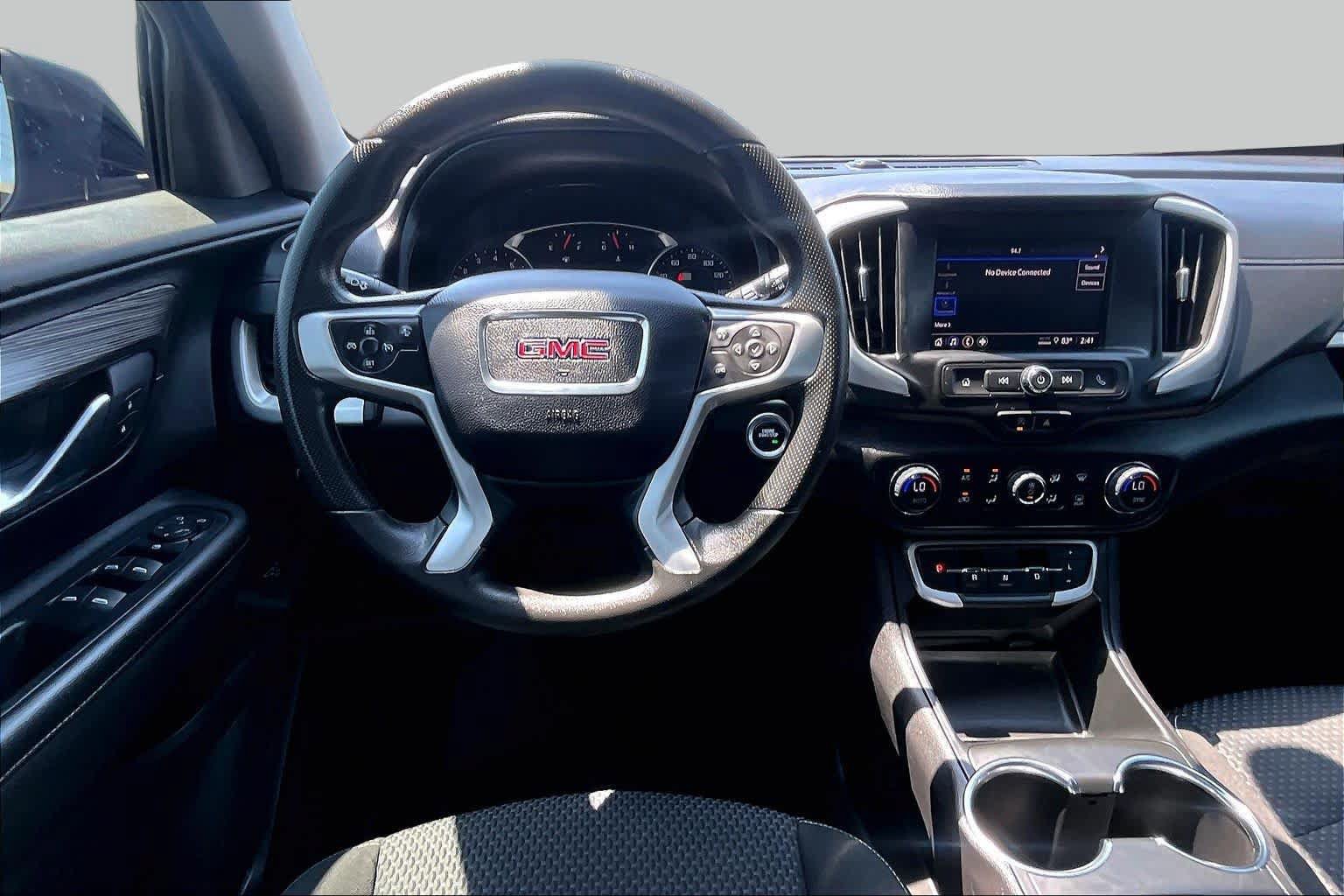 Used 2024 GMC Terrain SLE w/ Driver Convenience Package FWD image 6